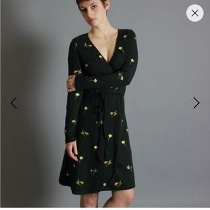 Size 8/10 forest green knit wrap dress with floral embroidery